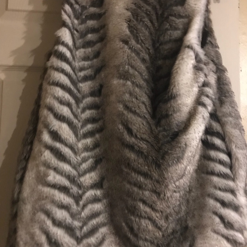 Vest - Picture 4 of 4